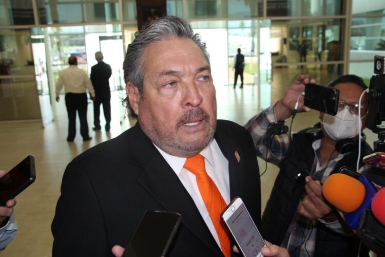 Gustavo Cárdenas no va ni con MORENA ni con el PAN