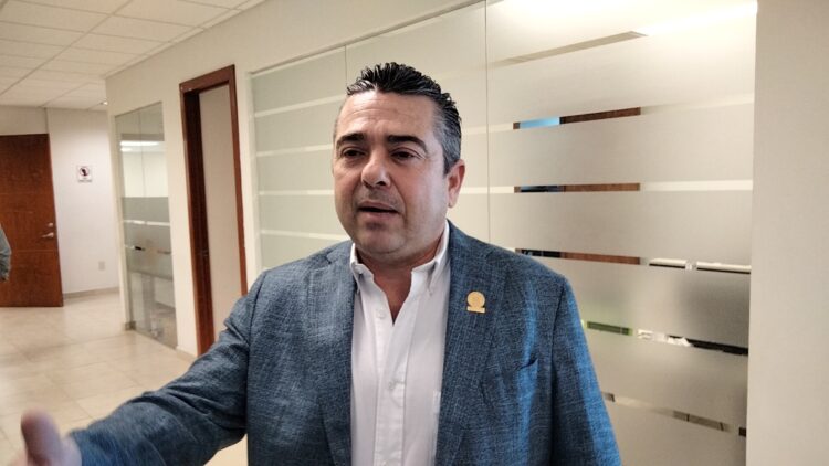 Solicita Diputado aplazar cambio de placas vehiculares por sexenio