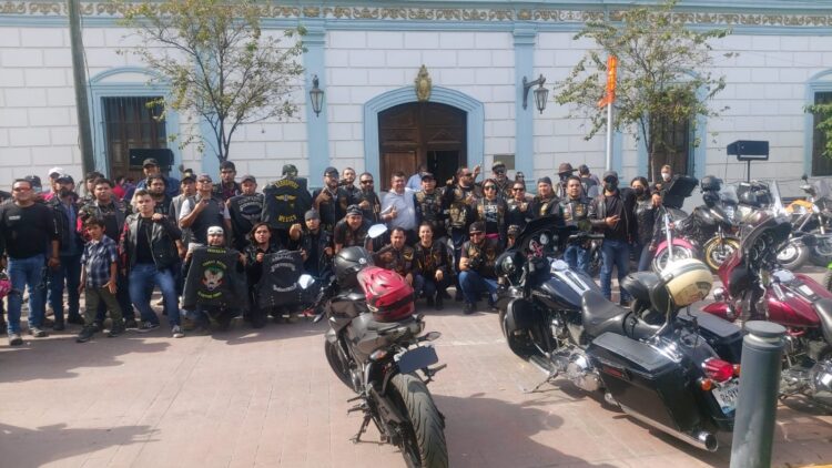 Reciben bendición de cascos Bikers