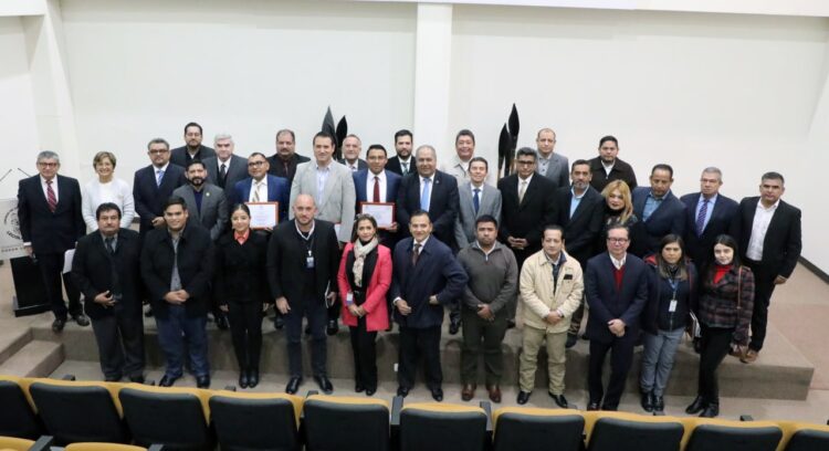 Imparten conferencia sobre Operaciones con Recursos de Procedencia Ilícita, su combate y prevención en México