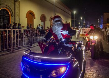 Se lleva a cabo el desfile navideño en Matamoros 