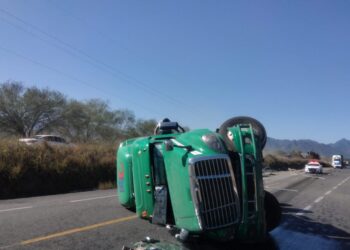Circulación lenta y desviación en la Carretera Victoria-Monterrey