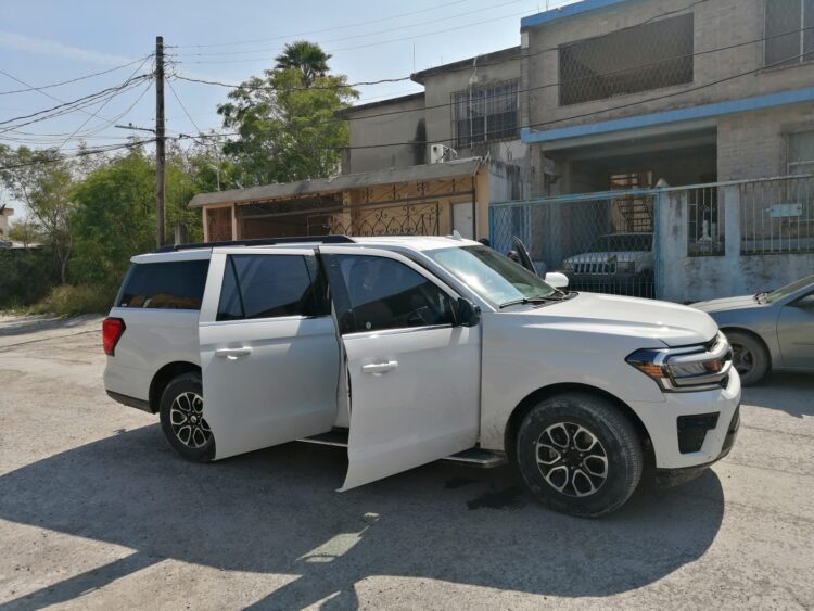 Aseguran camioneta con armamento en Reynosa