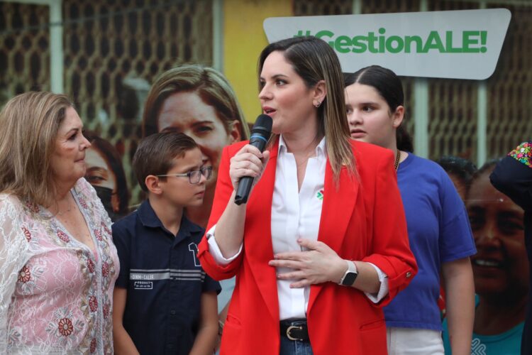 Inaugura Ale Cárdenas nueva oficina de gestión 