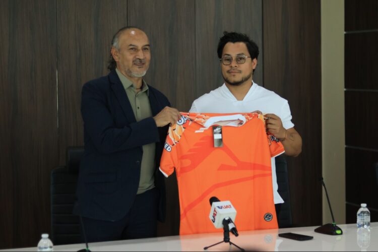 Presenta Correcaminos a su nuevo Director Técnico