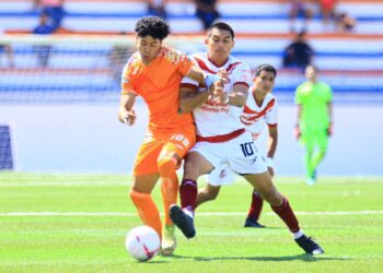 Intenso duelo entre Correcaminos y Cimarrones