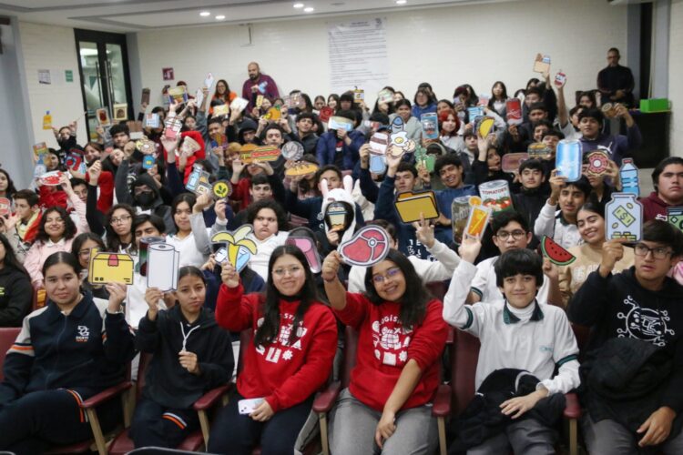 Se unen estudiantes a la SEDUMA para preservar el medio ambiente