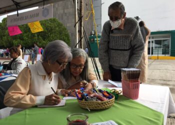 Realizan primera feria del voluntariado IMSS