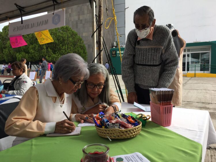 Realizan primera feria del voluntariado IMSS
