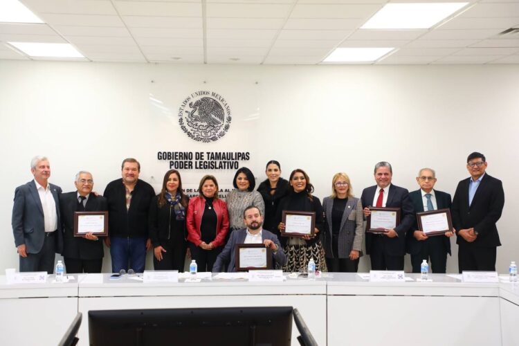 Reconocen participación en el proceso de la Medalla al Mérito “Luis García de Arellano”