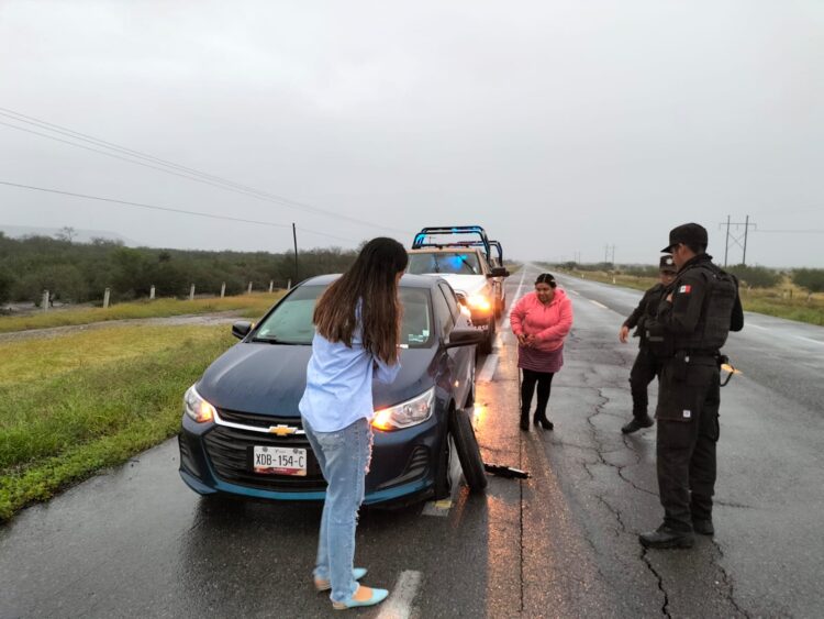 Guardia Estatal apoya a viajeras