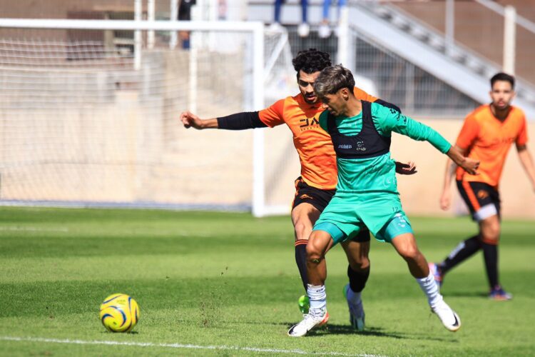 Intenso duelo de preparación entre Correcaminos y Santos