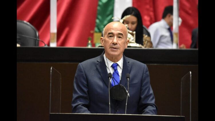Llama Diputado para preservar las NOMs en México