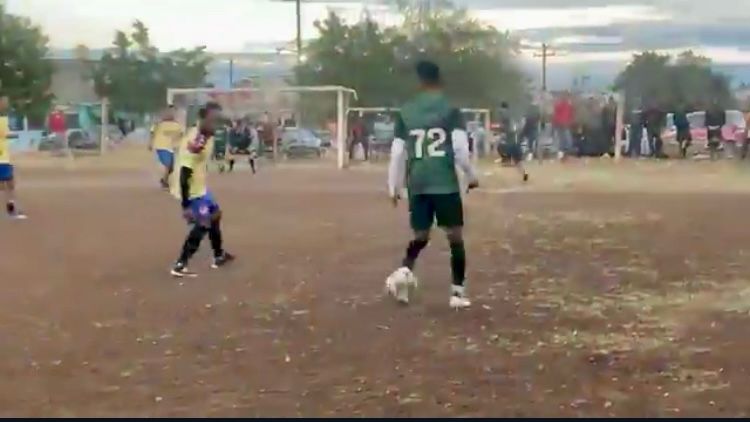 El Rey con espectacular voltereta, avanza en el torneo de copa