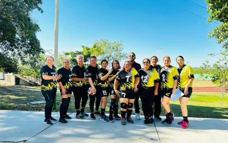 Participan voleibolistas victorenses en copa Valles