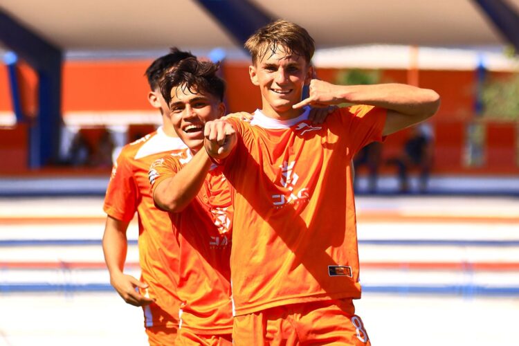 ‘Devora’ Correcaminos a Leones Negros