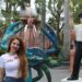 Cendy Robles visita comercios del centro de Tampico