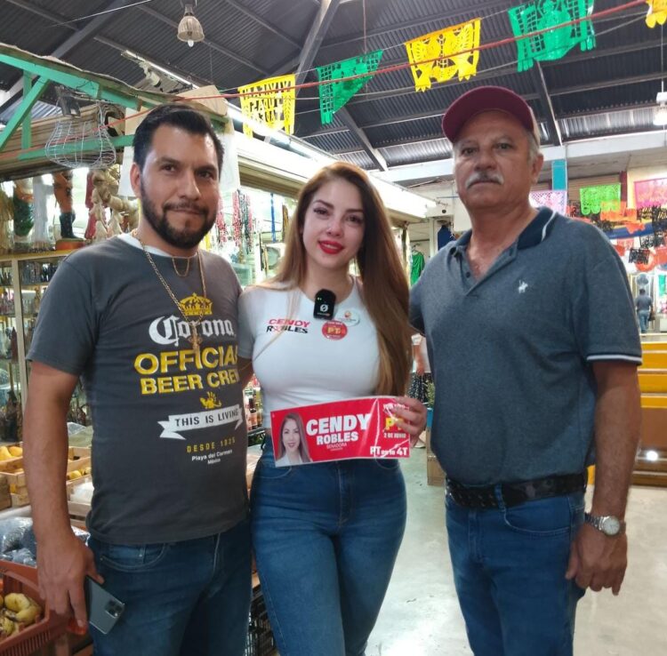 Cendy Robles visitó su amado Mercado Argüelles de Ciudad Victoria