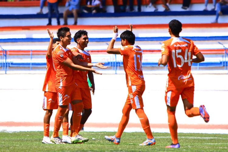 Golea Correcaminos a Gallos NL