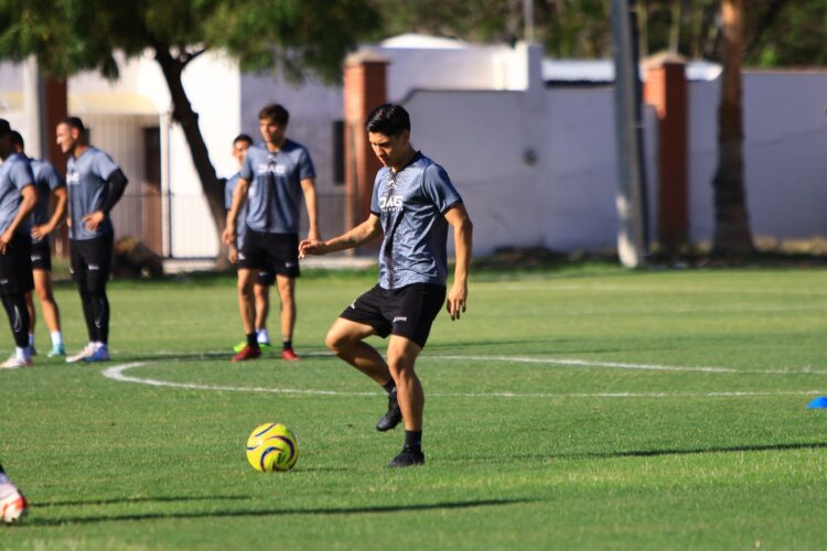 Correcaminos por los tres puntos ante Venados