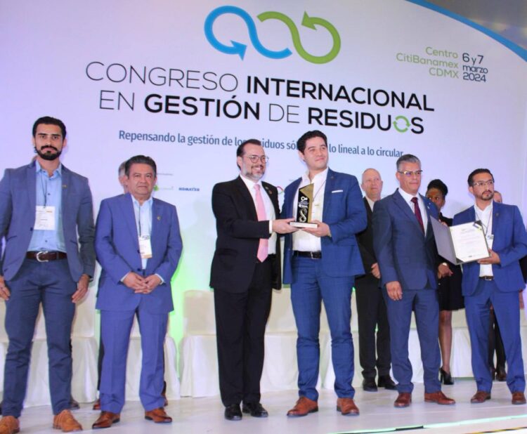 Recibe SIMEPRODE el Premio a la Trayectoria en la Gestión de Residuos 2024