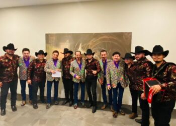 Fito Avalos y su Norteño Sax abren concierto a Tigres del Norte
