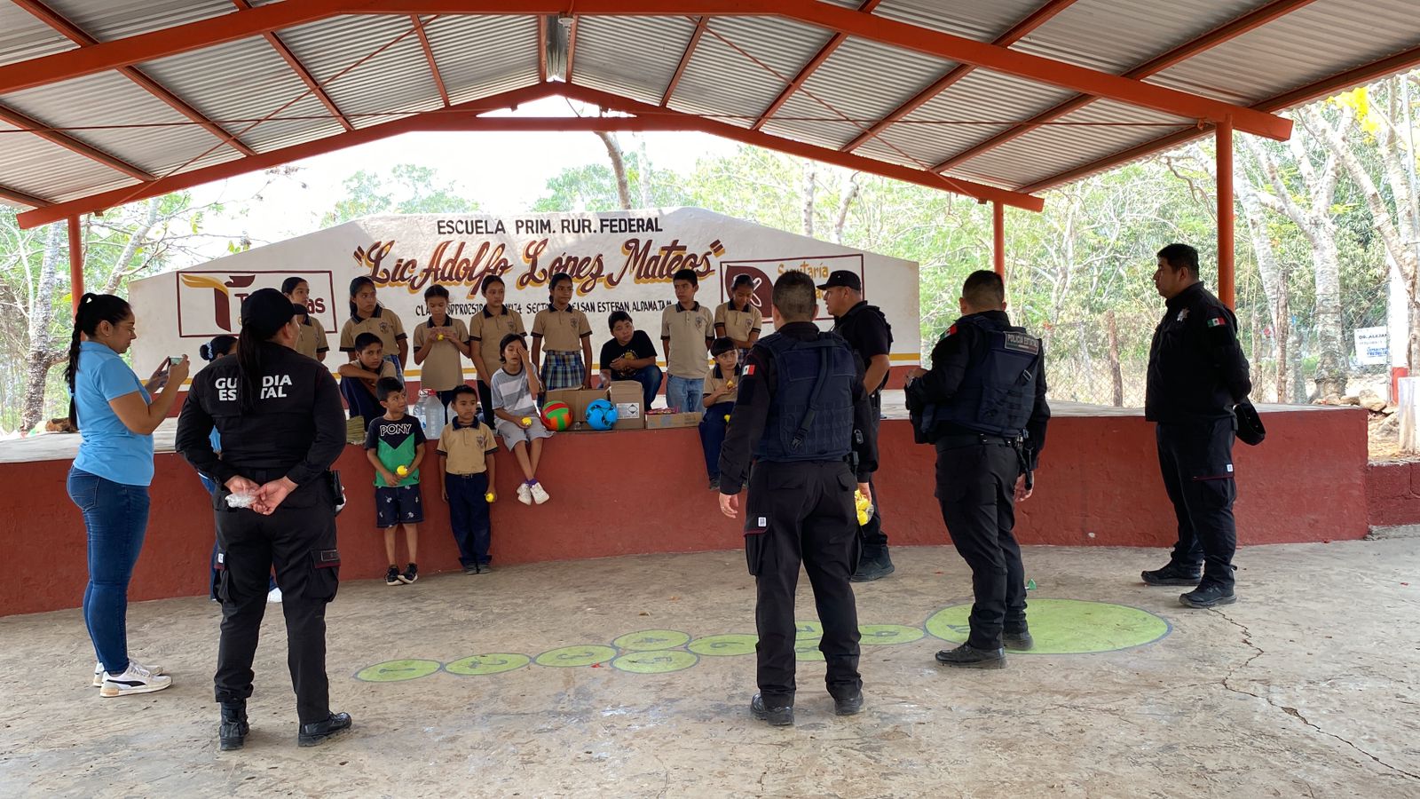 Guardia Estatal celebra convivencia con estudiantes de primaria de Aldama