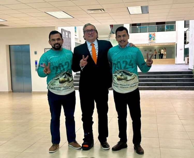 Reconoce Gustavo Cárdenas a protectores de la tortuga lora