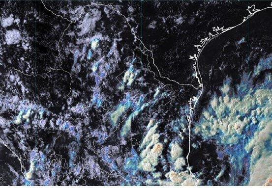 Probable ciclón en el suroeste del Golfo de México