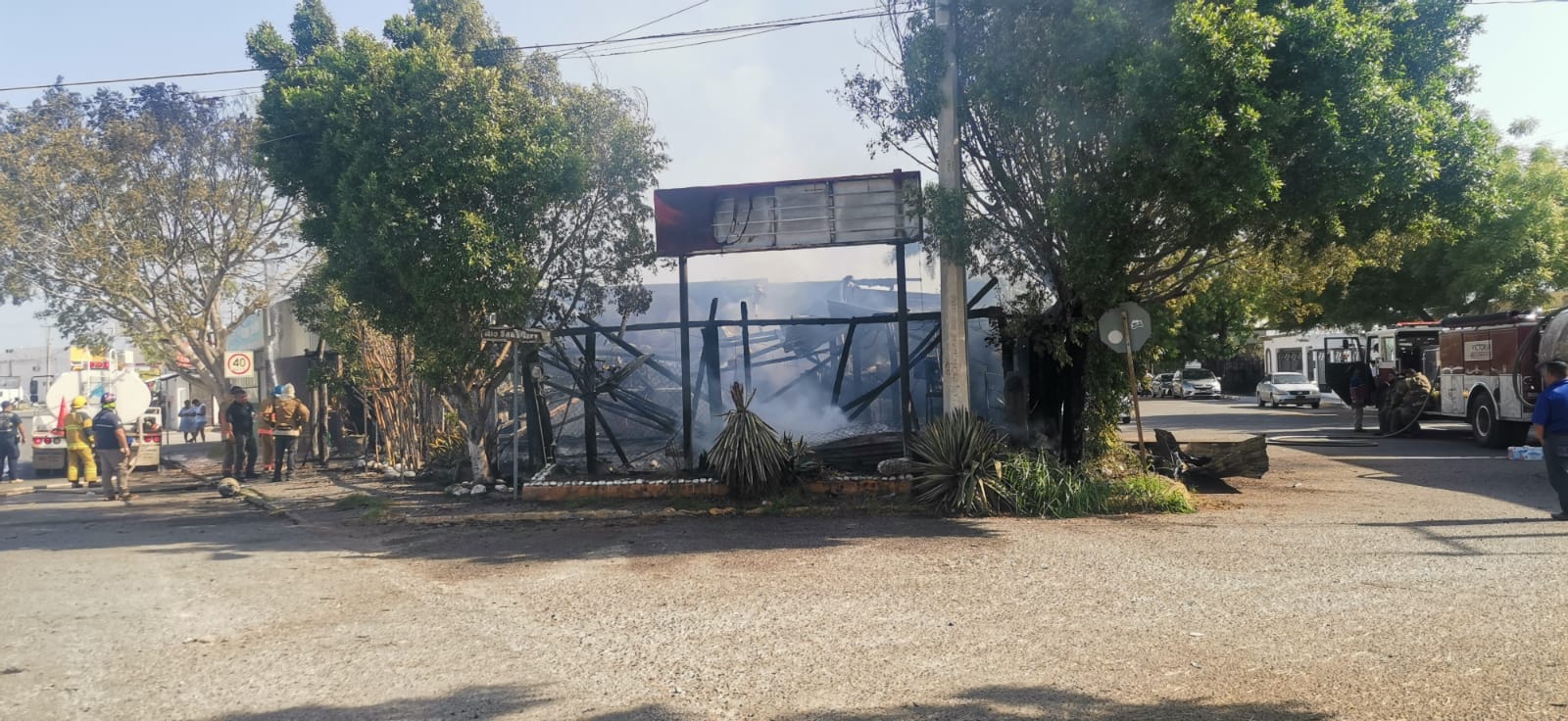 Restaurante de carnes asadas se incendia