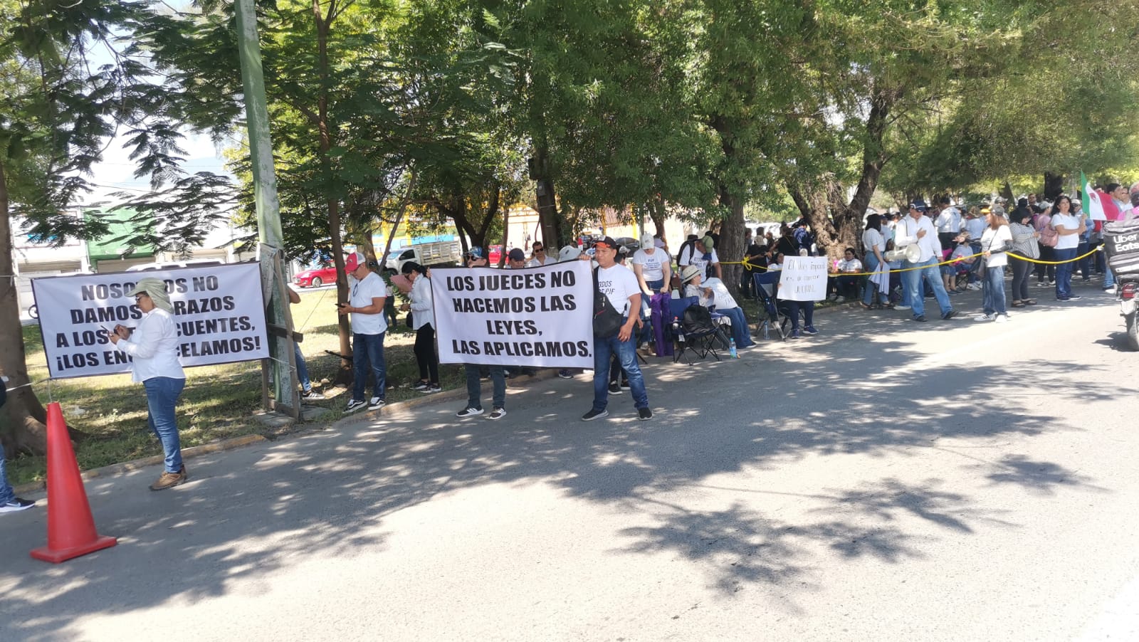 Trabajadores del PJF se manifiestan en el Centro de Justicia Federal