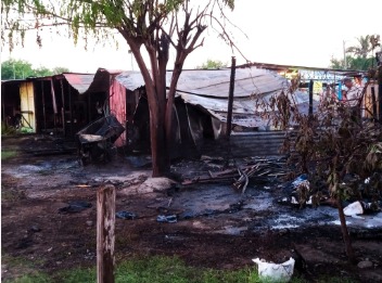 Incendio destruye locales en el tianguis de la mujer uno en Reynosa