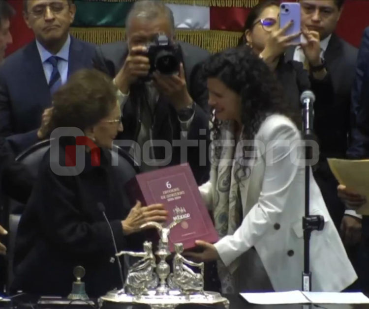 Recibe Congreso de la Unión el sexto informe del Gobierno de AMLO