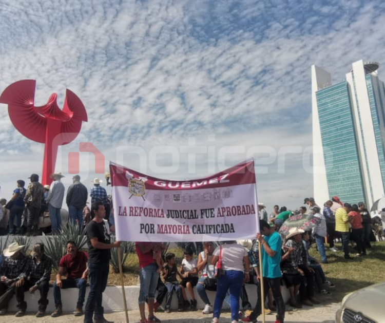 Apoyan Reforma Judicial con manifestación masiva