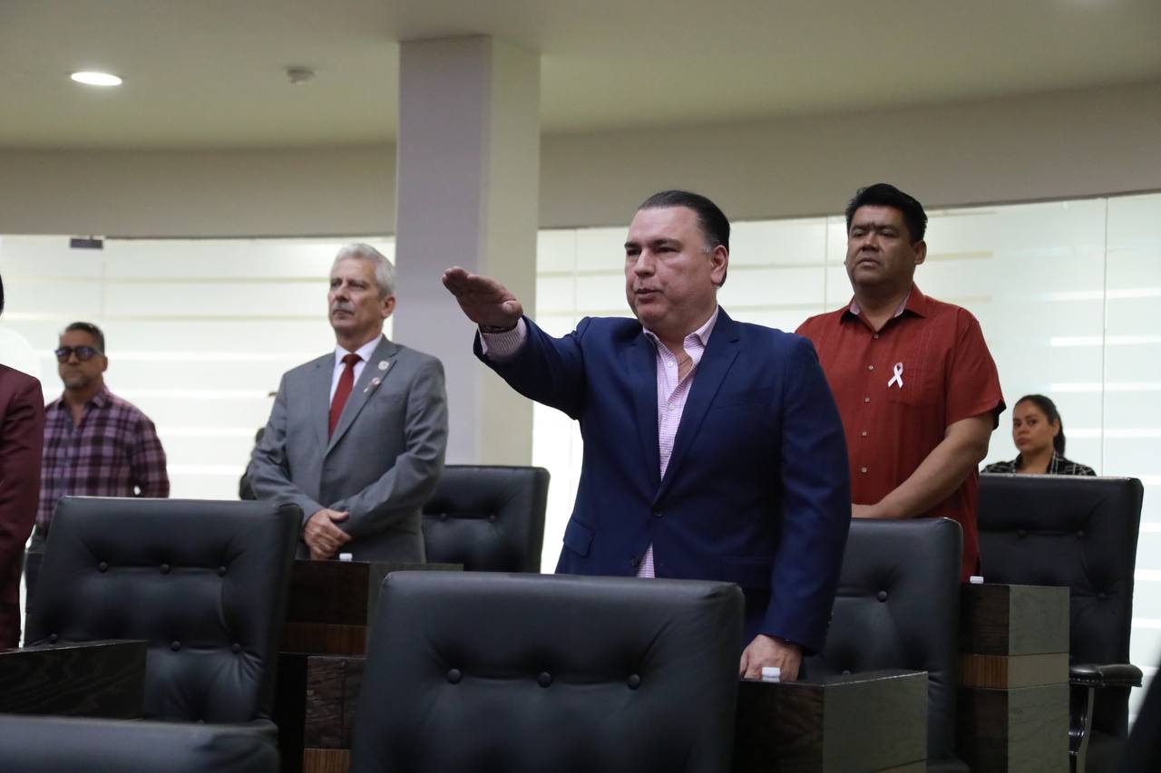 Rinde protesta Diputado Gerardo Peña