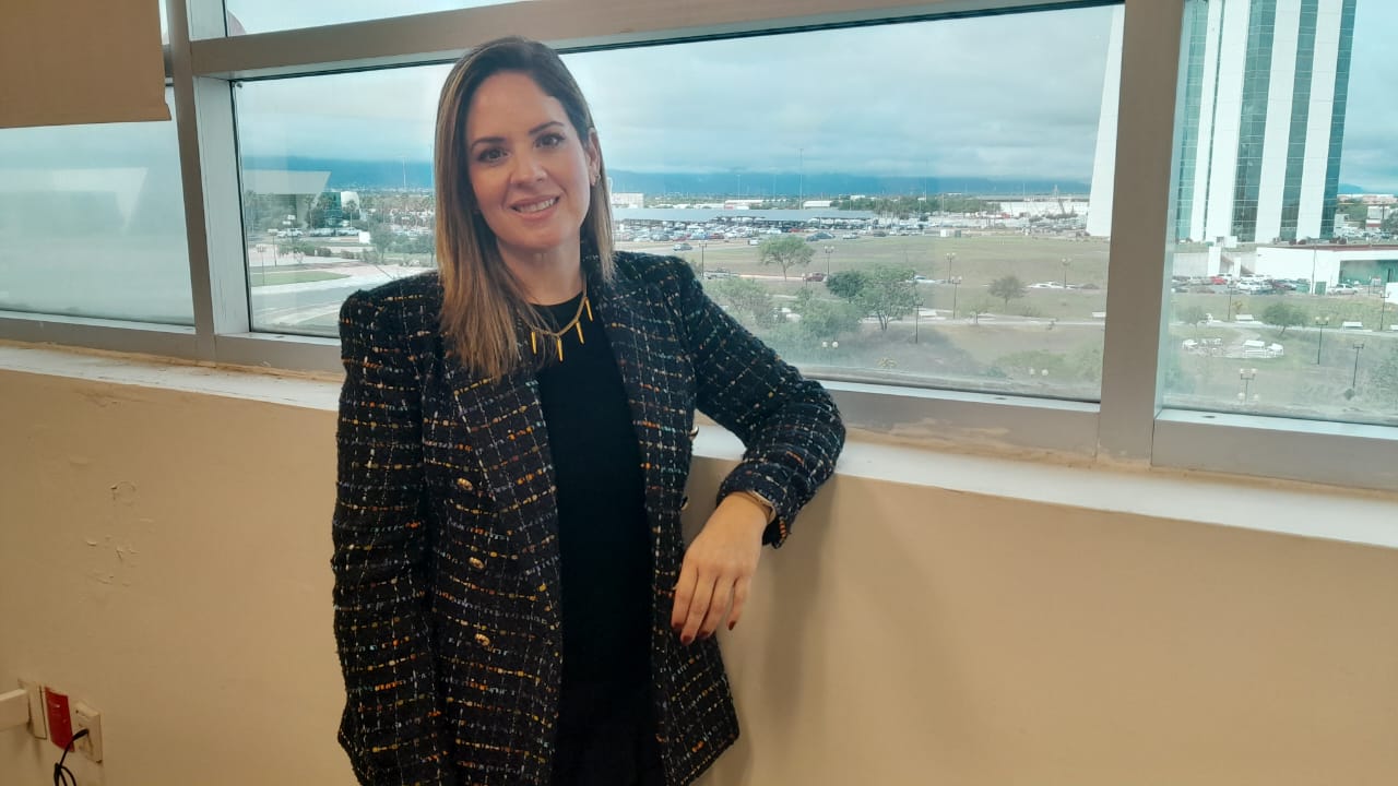 Renuncia Ale Cárdenas al PRI