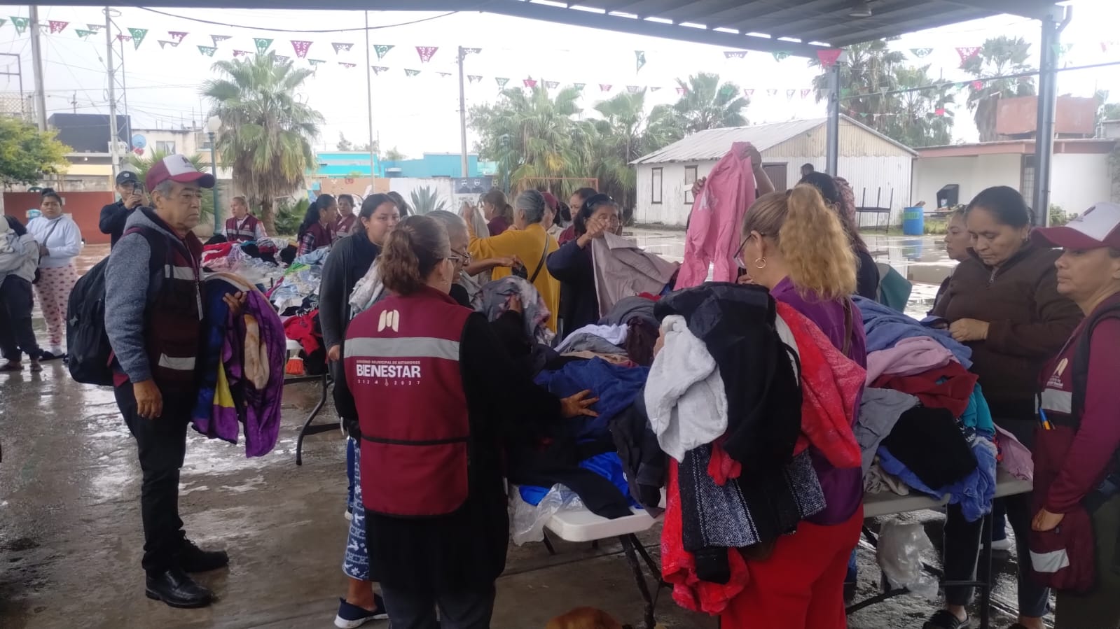 Resultan beneficiadas 200 personas en el programa municipal «Abrigando Corazones»