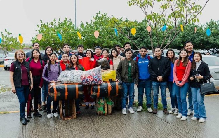 Llevan estudiantes del Instituto Tecnológico Superior de El Mante esperanza a familias con el Tecnotón 2024