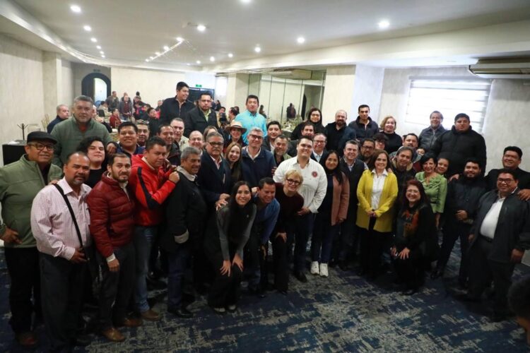 Diputados unidos, extienden reconocimiento al trabajo de periodistas