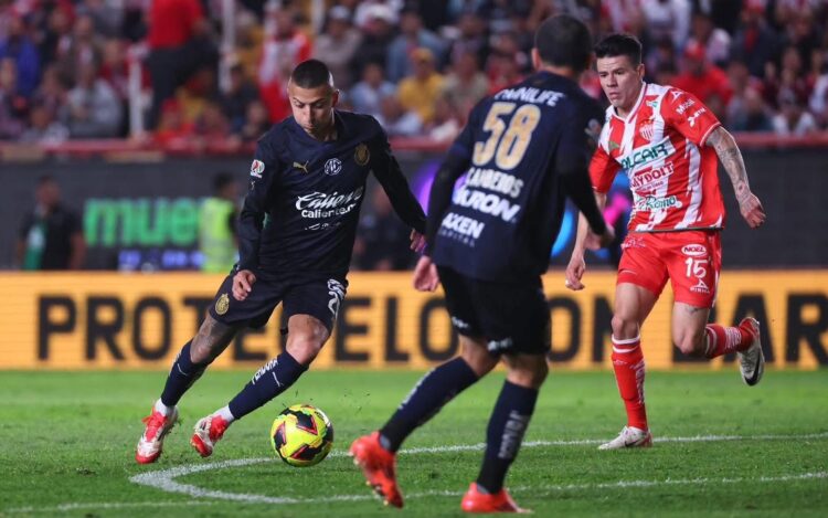 Las Chivas caen 3-2 ante Necaxa; la misma película de siempre