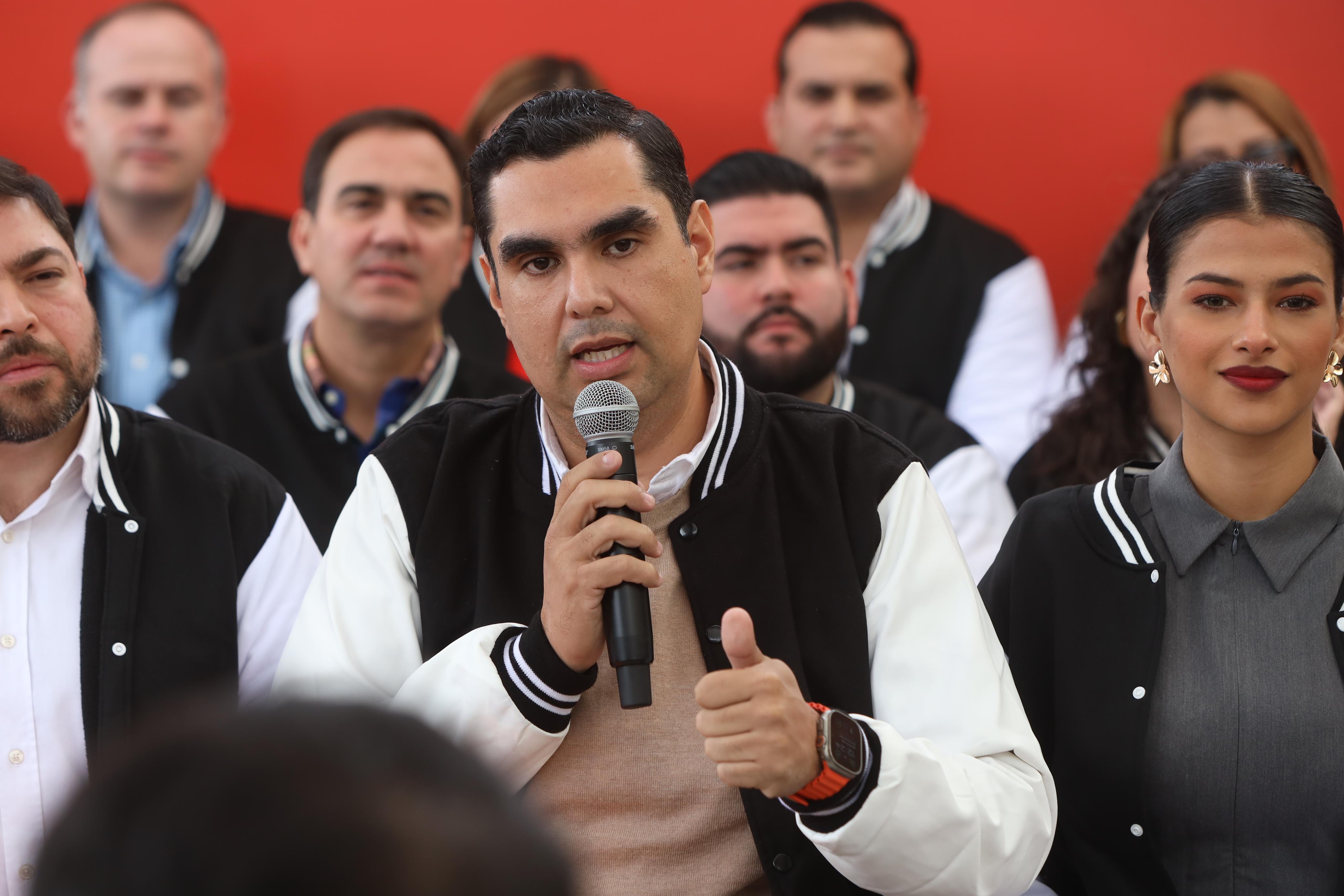 Presenta Roberto Lee a integrantes de la Fuerza Naranja en Tamaulipas