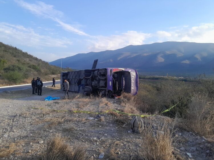 Guardia Estatal brindó autobús con personas lesionadas y fallecidas