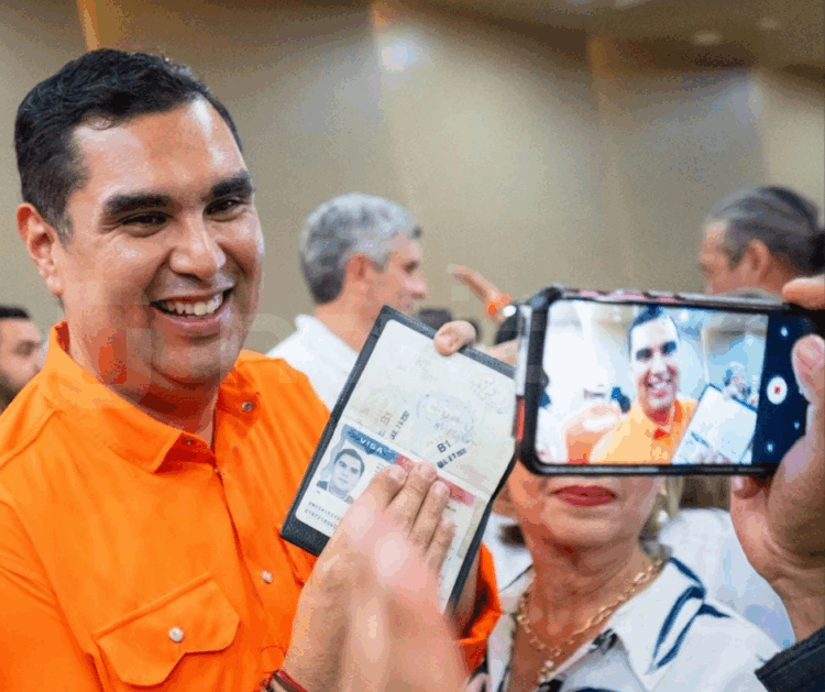 Ser transparente legitima: Roberto Lee