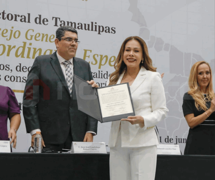 Tania Contreras hace historia y recibe constancia como magistrada presidenta electa del STJT