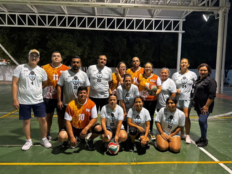 Equipos de voleibol mixto de la SSPT comparten afición deportiva en torneo del SUTSPET