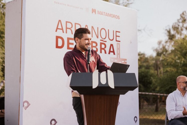 El alcalde, Beto Granados arranca nueva obra de pavimentación en el Fraccionamiento Arboledas