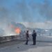 Explosión de pipa paraliza circulación en la Victoria-Monterrey