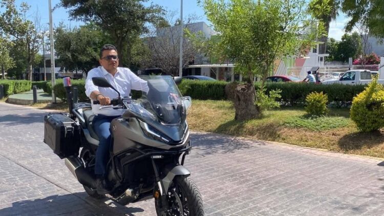 Entregará Lalo Gattas motos de última generación para fortalecer la seguridad en Victoria