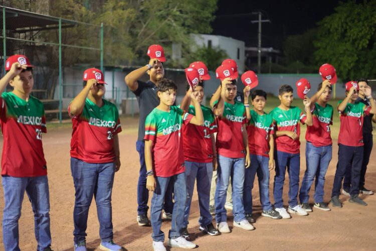 Reconocen a beisbolistas que representaron a México en Serie Mundial