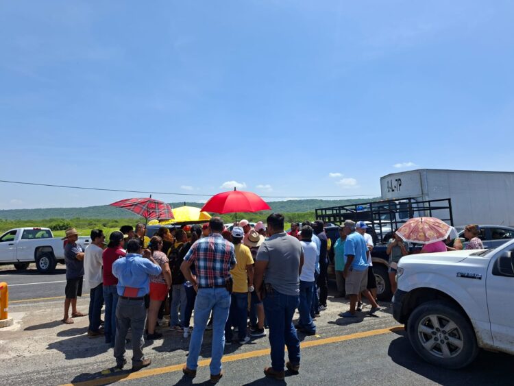 Circulación cerrada en Carretera Tampico-Mante por manifestación